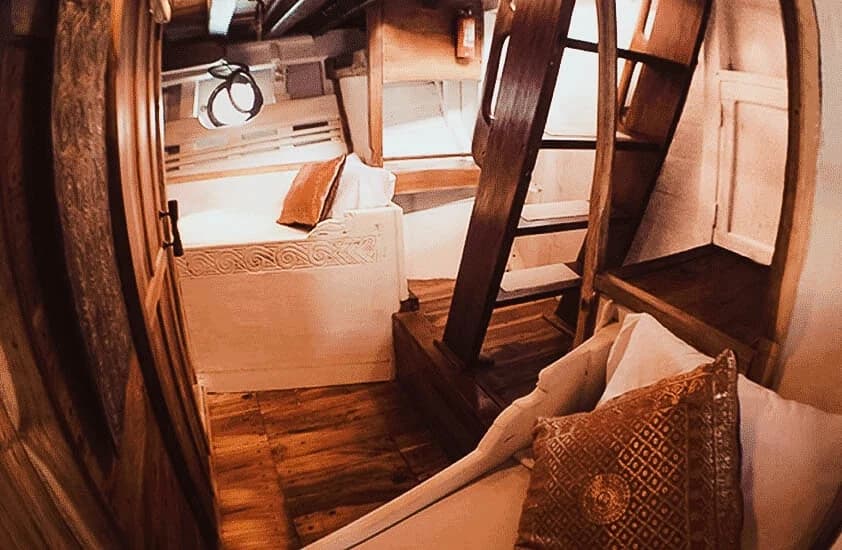 Twin cabin