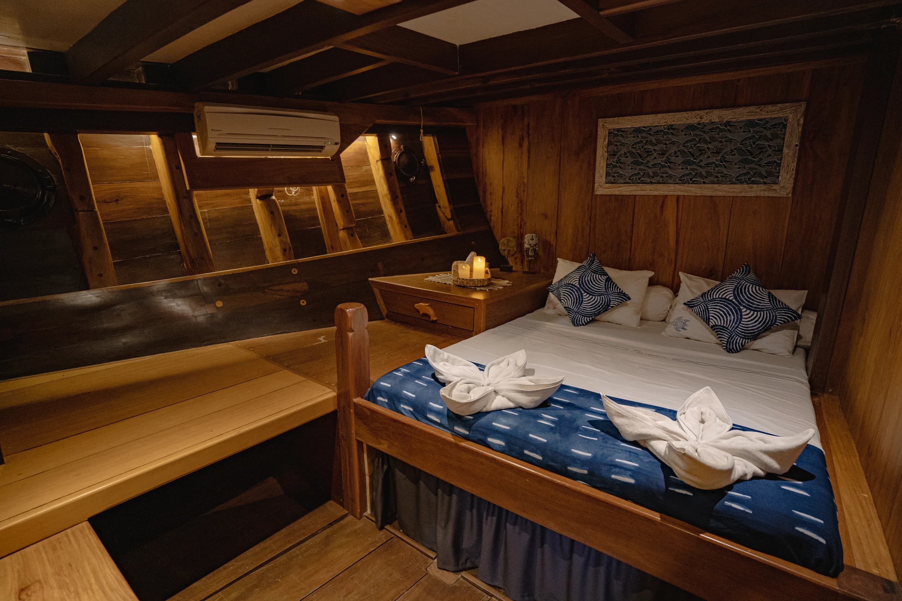 Double Cabin - Banda