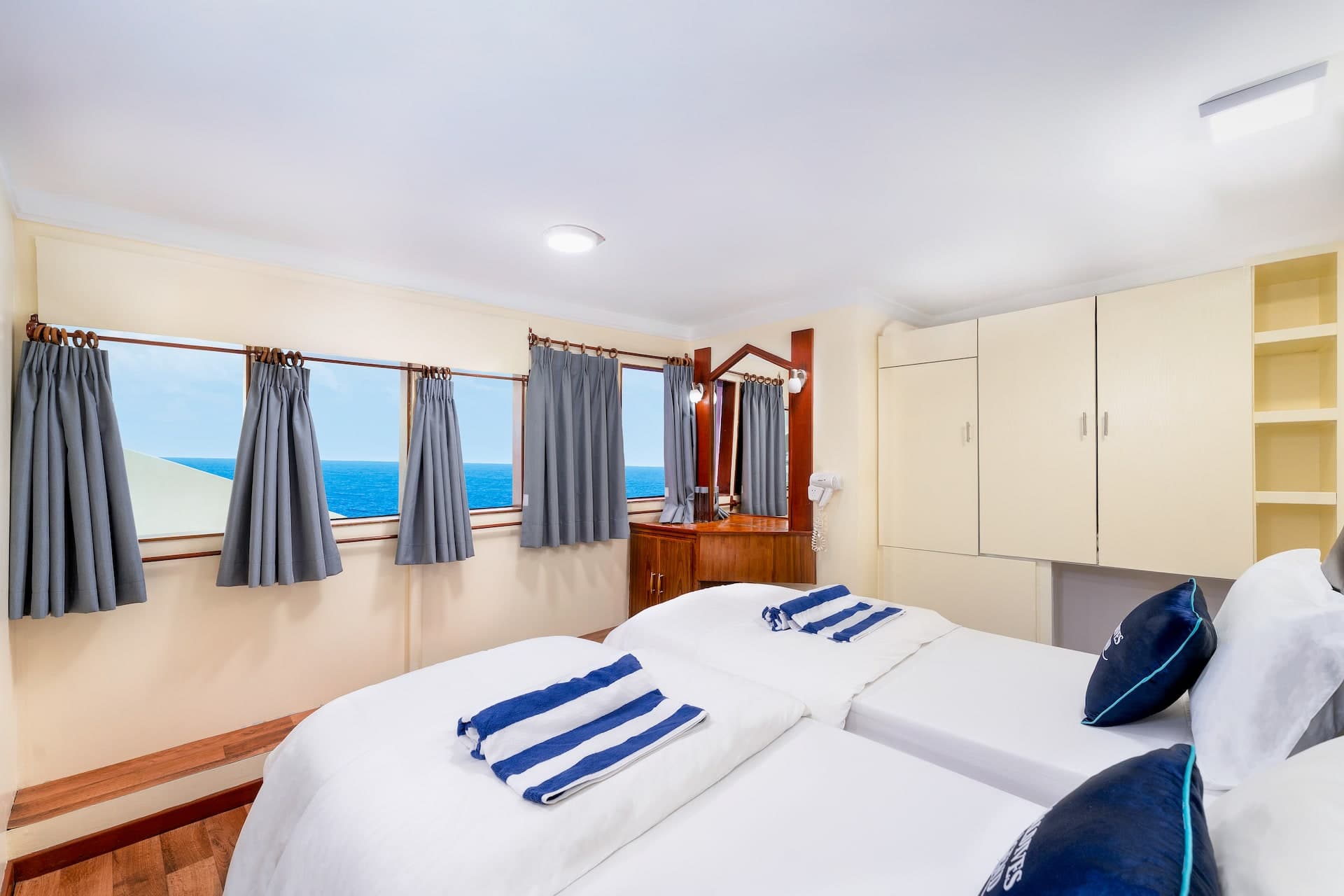 Seaview Cabin Upper Deck