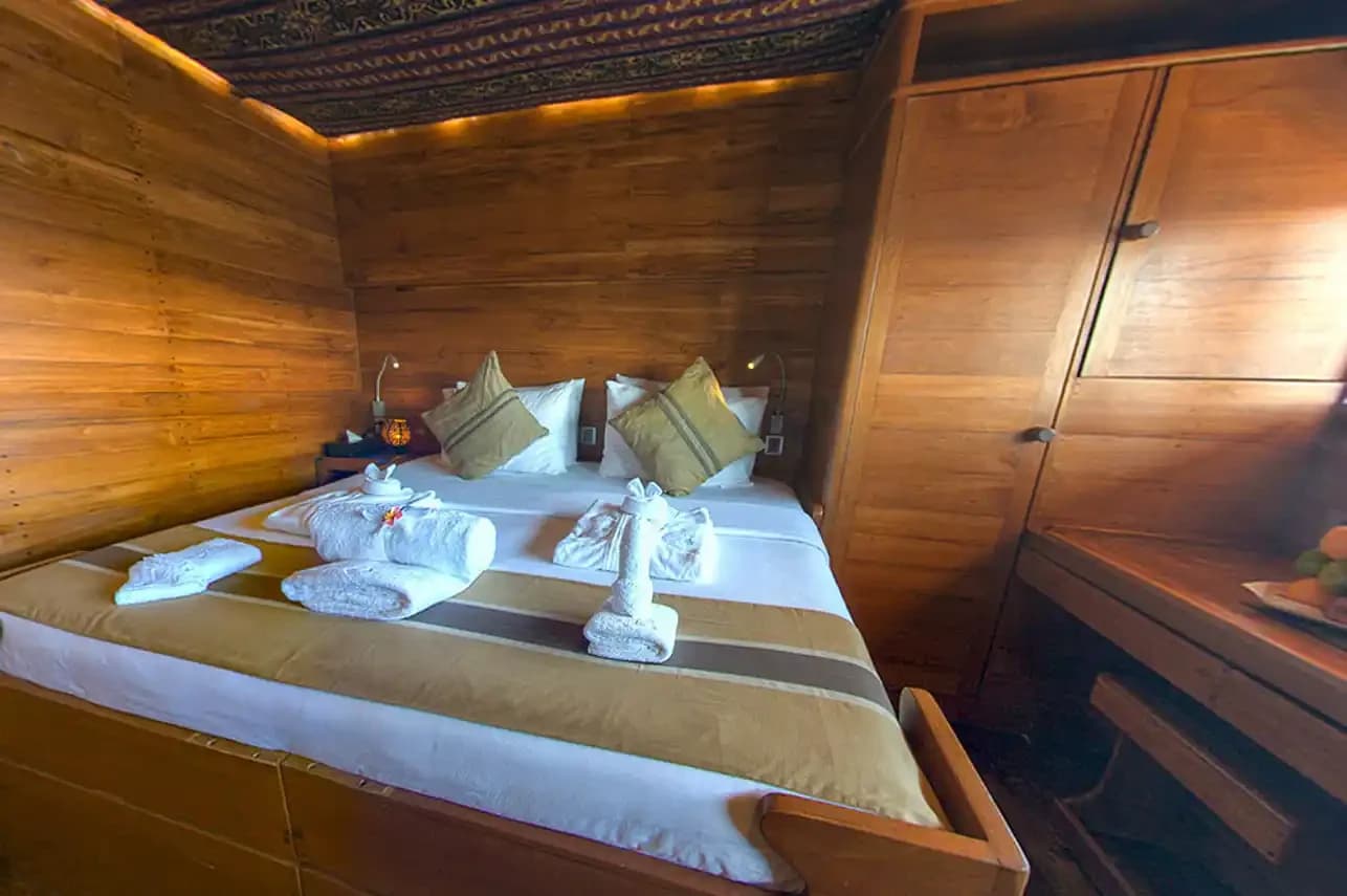 Double Cabin 7